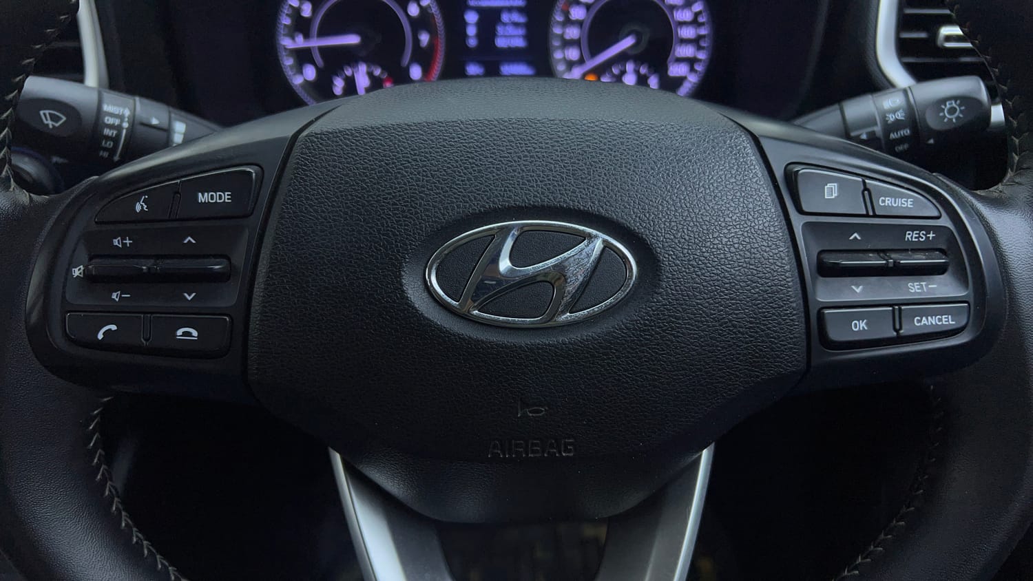 Used 2019 Hyundai Venue SX Plus 1.0 Turbo DCT Petrol Automatic top_features Cruise control