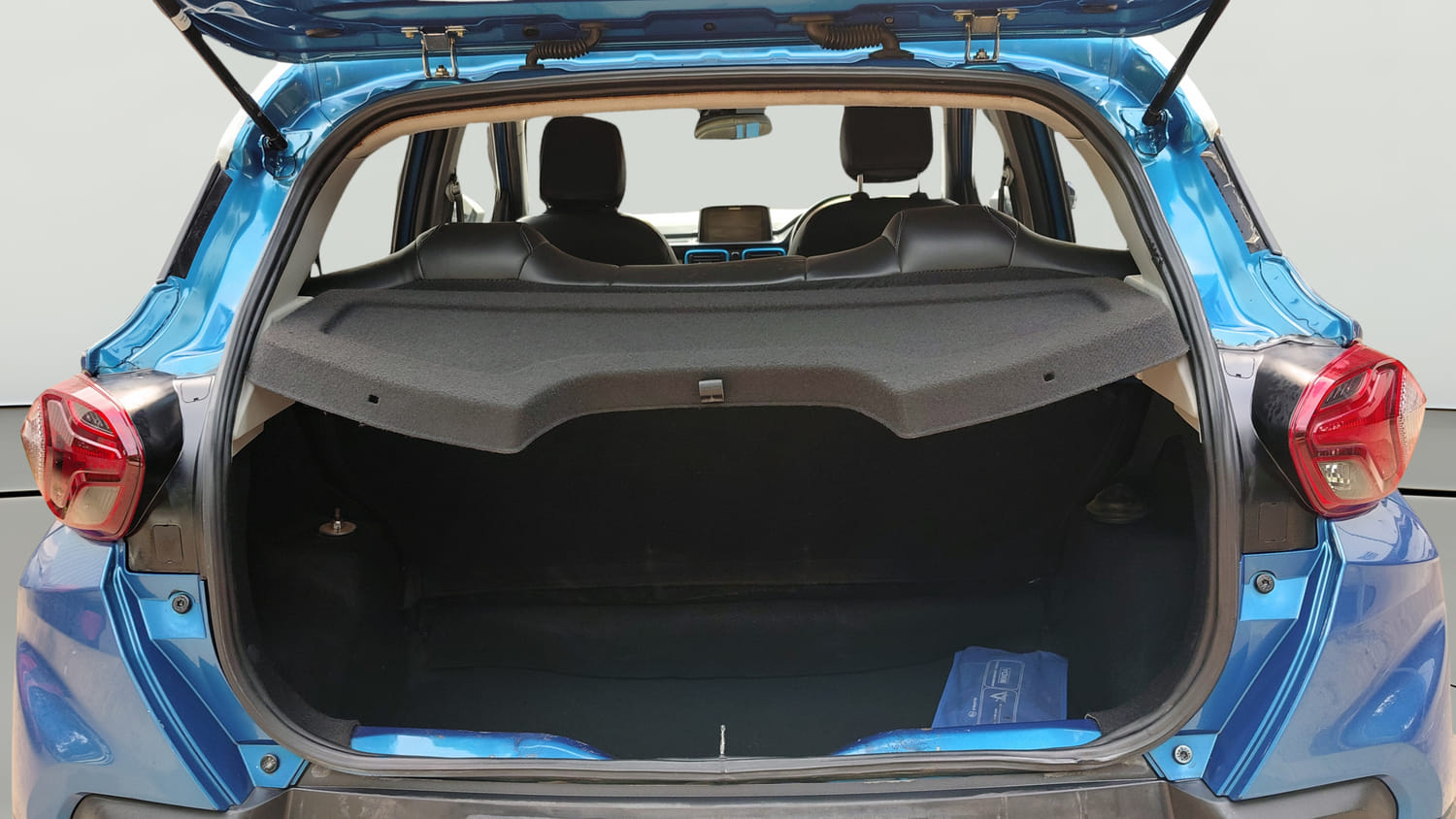 Used 2025 Tata Punch Creative Dual Tone Petrol Manual interior DICKY INSIDE VIEW