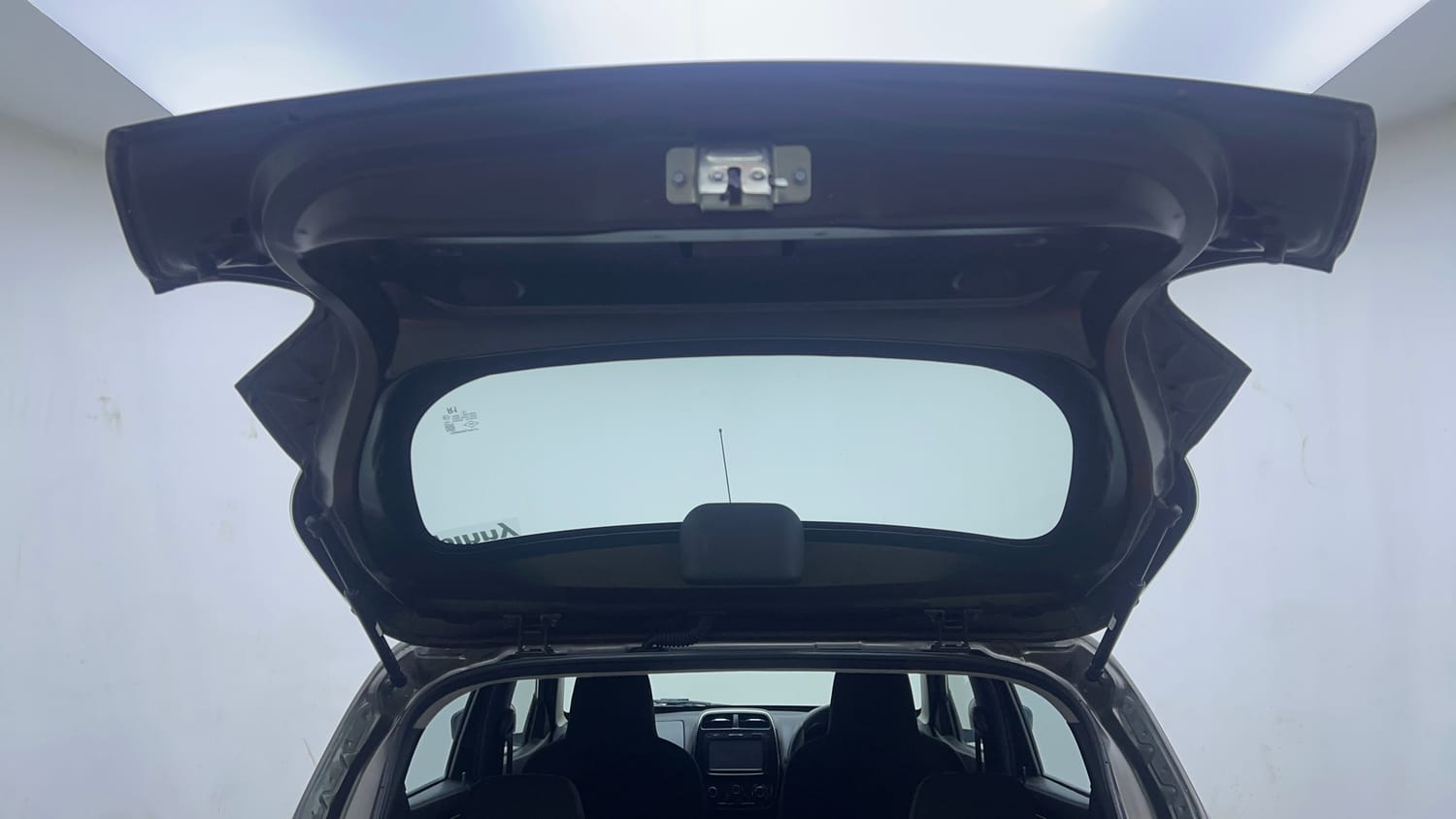 Used 2018 Renault Kwid CLIMBER 1.0 AMT Petrol Automatic interior DICKY DOOR OPEN VIEW