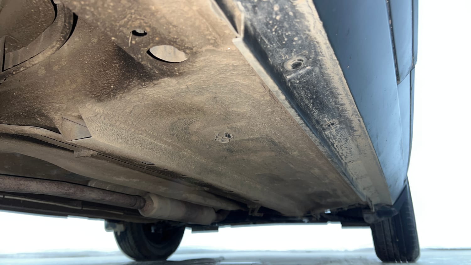 Used 2023 Nissan Magnite XL Petrol+Cng (Outside fitted) Cng Manual extra REAR RIGHT UNDERBODY VIEW