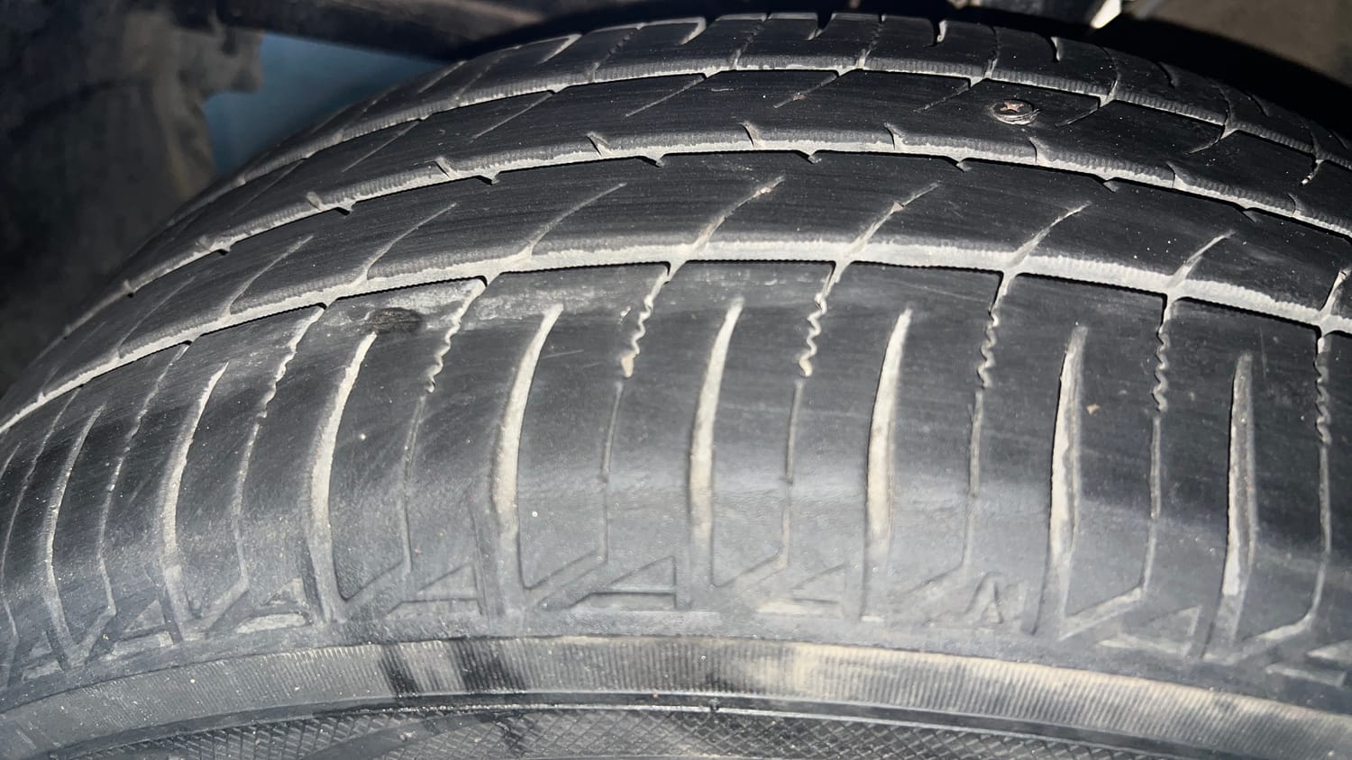 Used 2021 Maruti Suzuki Baleno Delta Petrol+CNG (Outside Fitted) Cng Manual tyres LEFT FRONT TYRE TREAD VIEW
