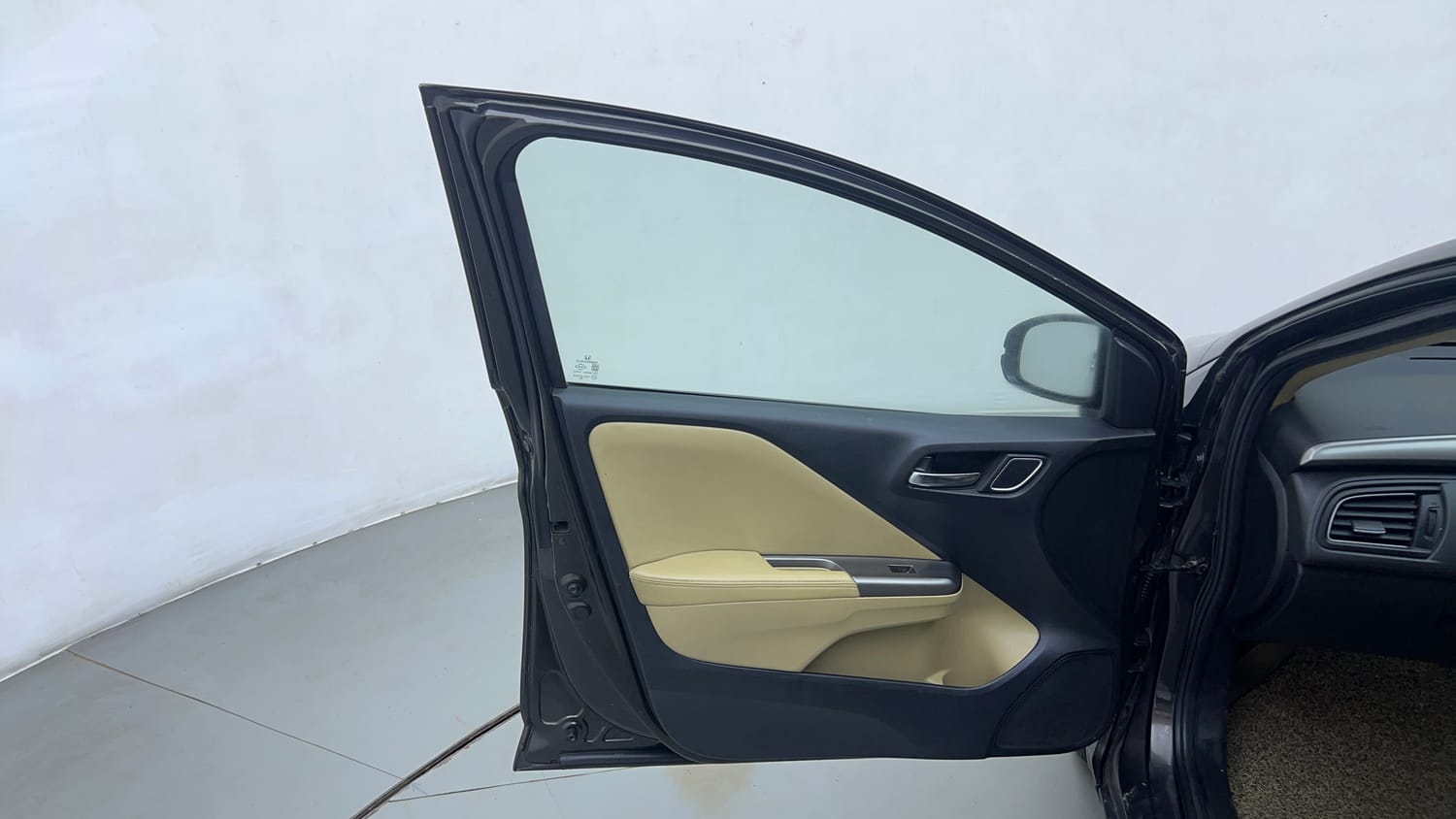 Used 2017 Honda City ZX CVT Petrol Petrol Automatic interior LEFT FRONT DOOR OPEN VIEW