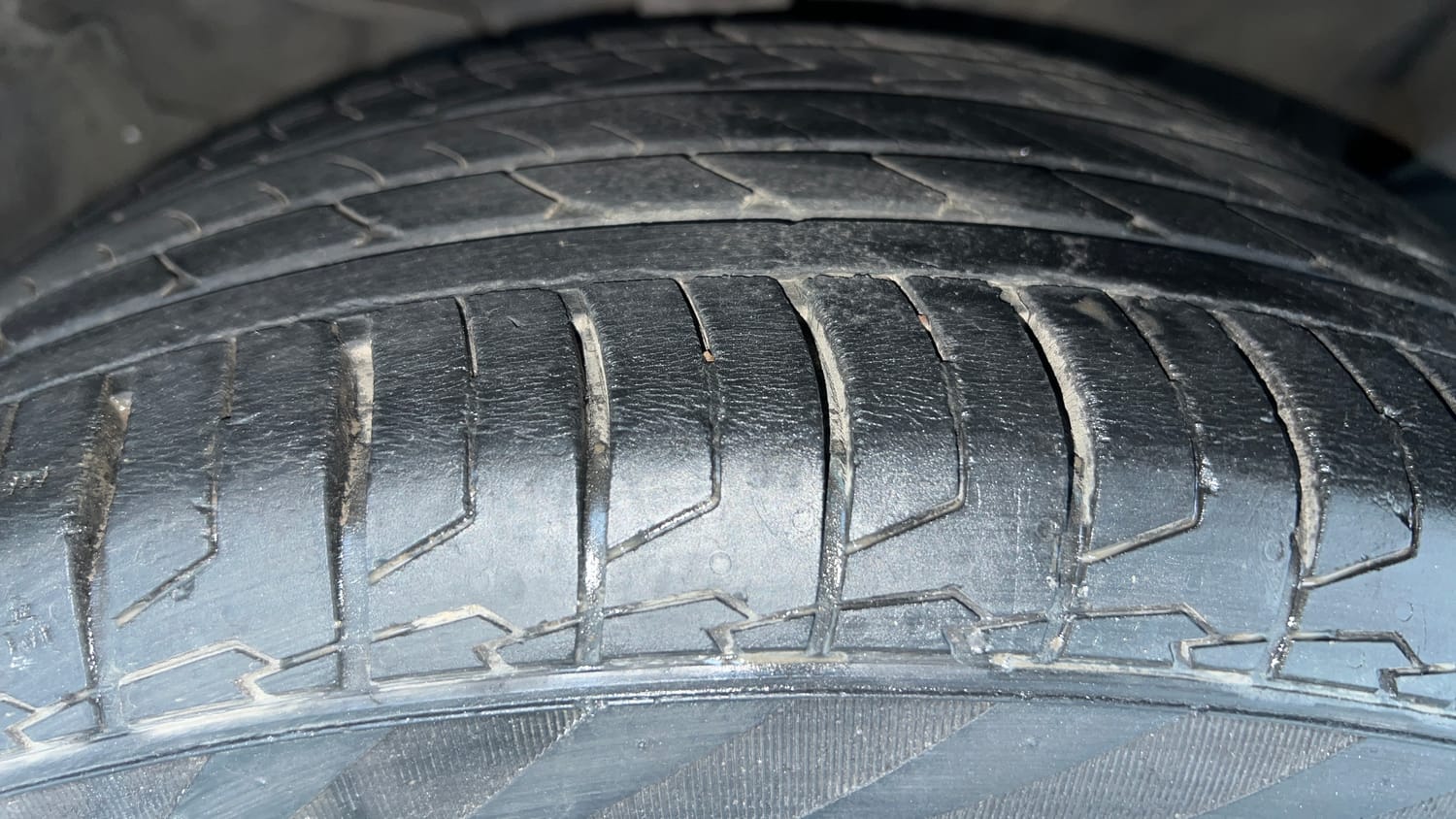 Used 2021 kia Seltos HTX IVT 1.5 Petrol Automatic tyres RIGHT FRONT TYRE TREAD VIEW