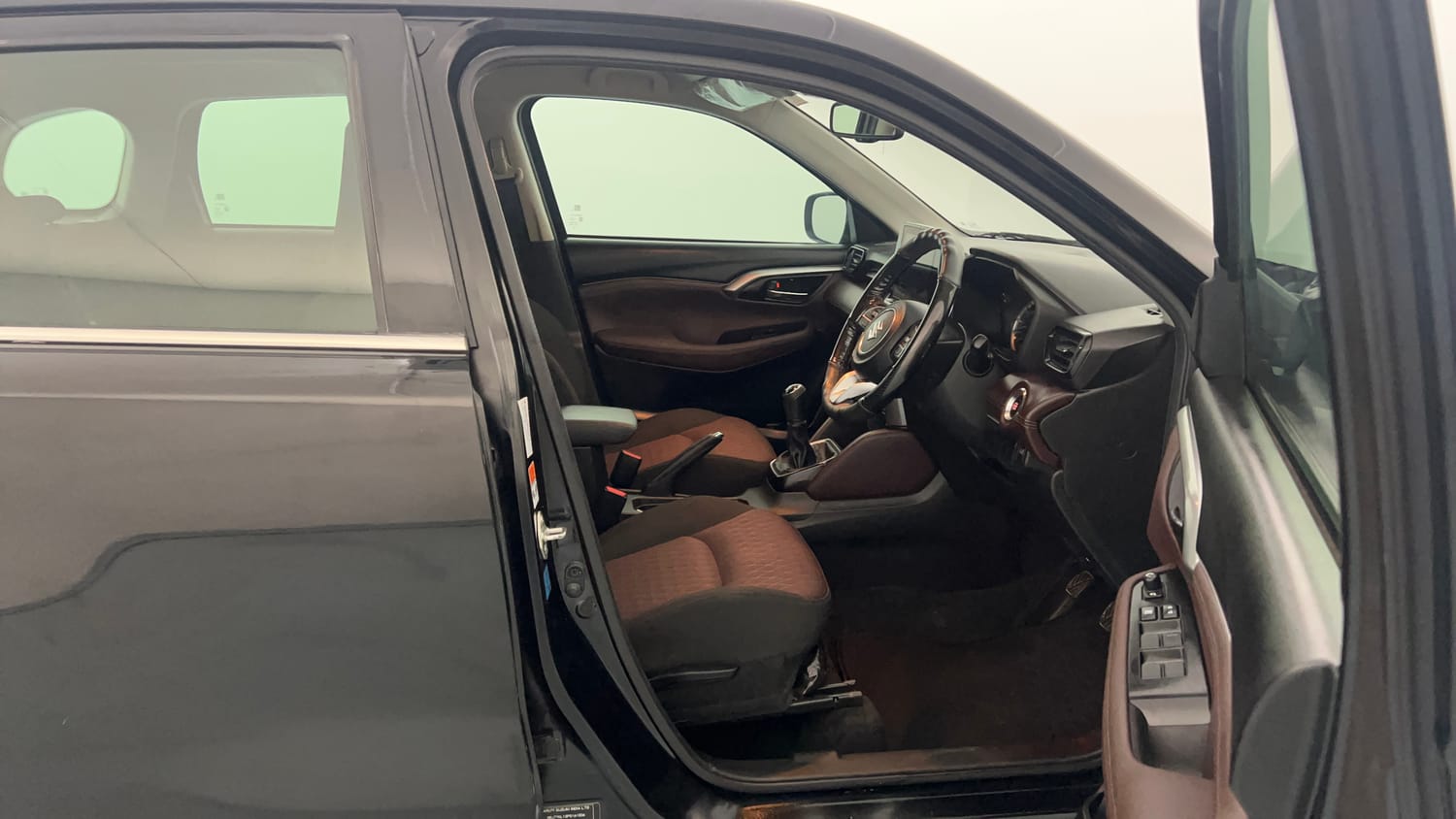 Used 2023 Maruti Suzuki Grand Vitara Zeta Smart Hybrid Petrol Manual interior RIGHT SIDE FRONT DOOR CABIN VIEW