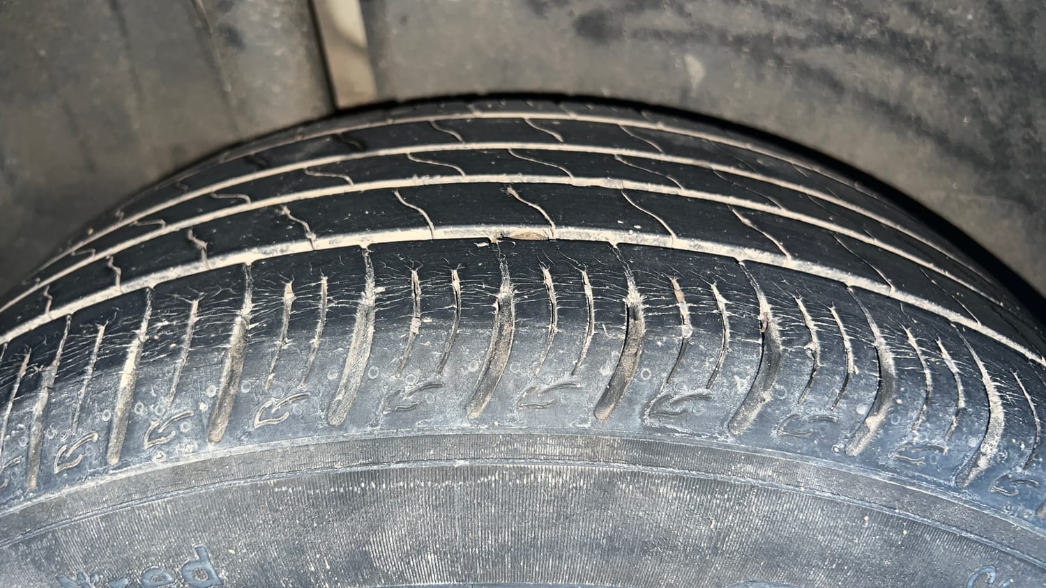 Used 2021 maruti-suzuki Vitara Brezza LXi Petrol Manual tyres RIGHT REAR TYRE TREAD VIEW