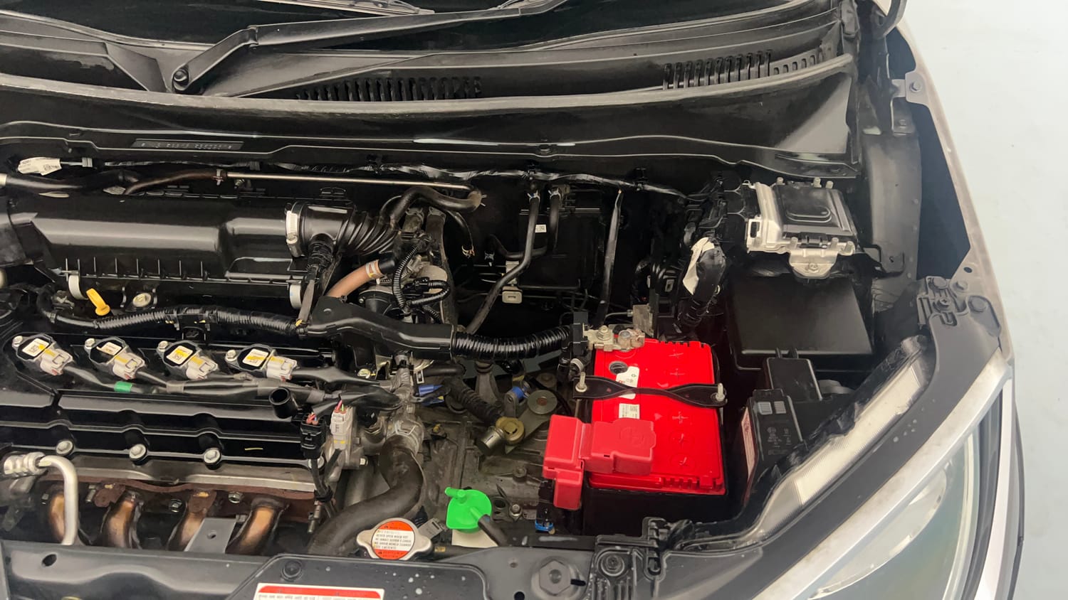 Used 2022 Maruti Suzuki Ignis Zeta 1.2 MT Petrol Manual engine ENGINE LEFT SIDE VIEW
