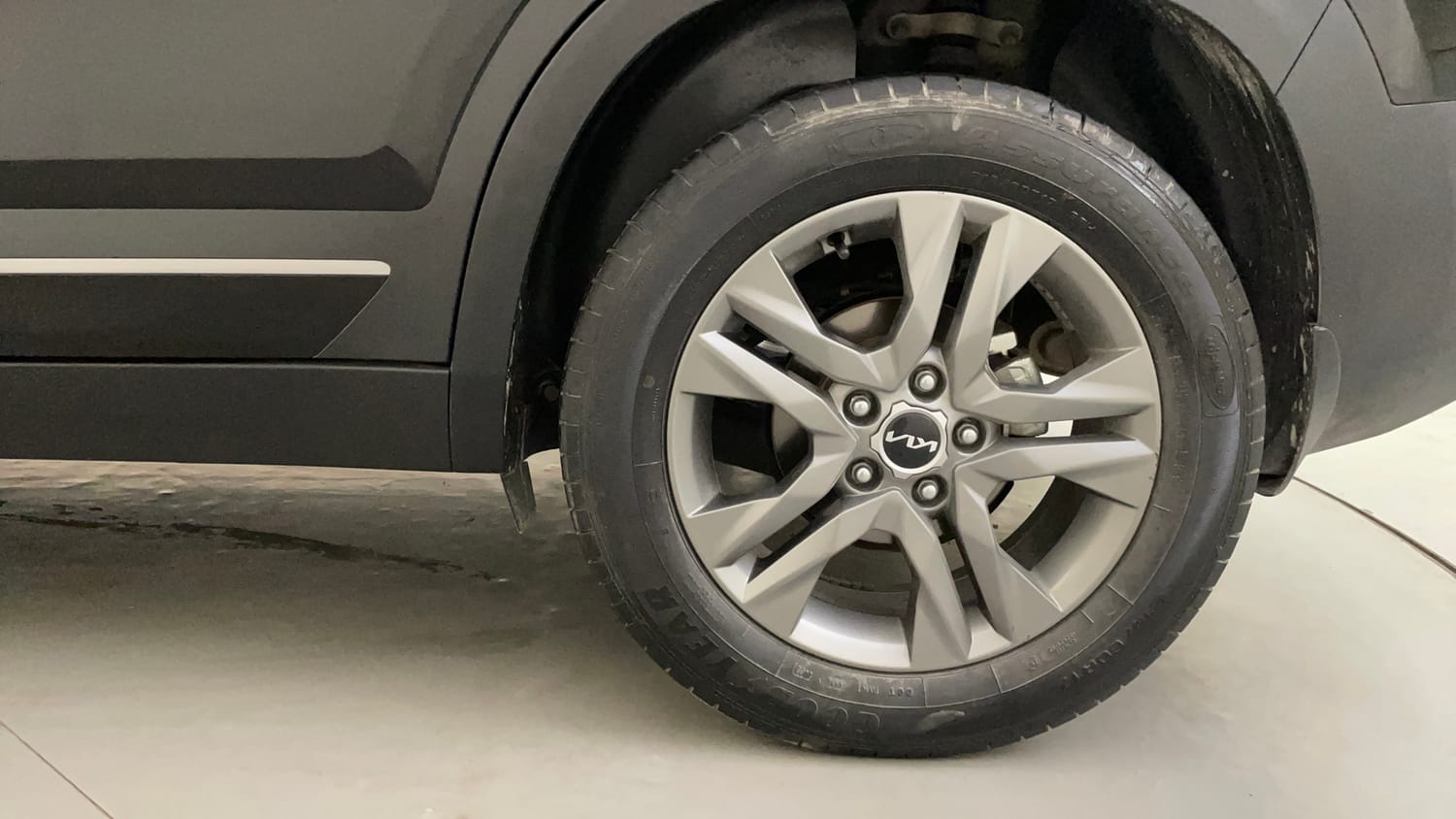 Used 2023 Kia Seltos HTX 1.5 Petrol Manual tyres LEFT REAR TYRE RIM VIEW