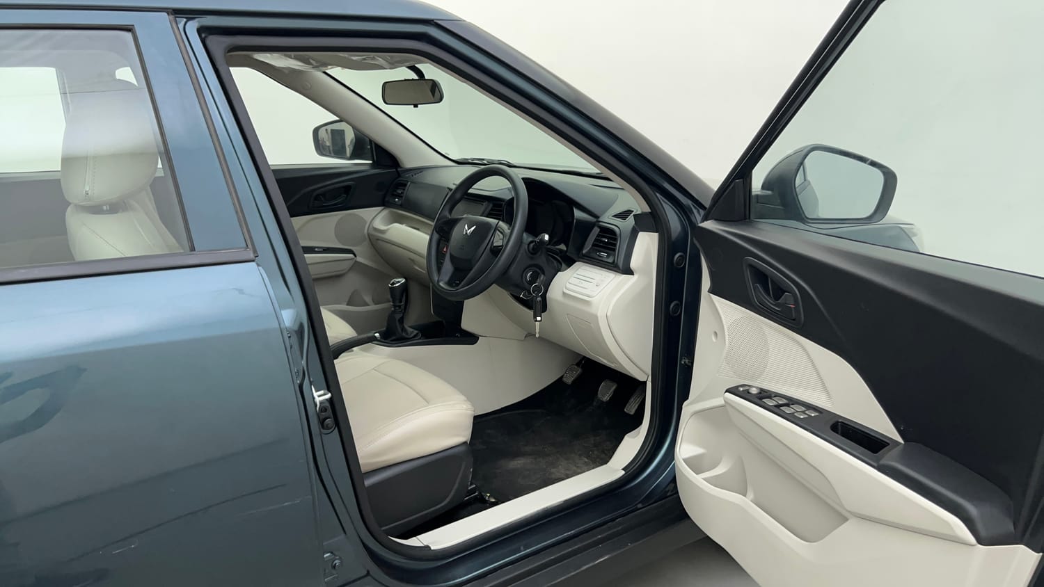 Used 2023 Mahindra XUV 300 W4 1.2 Petrol Petrol Manual interior RIGHT SIDE FRONT DOOR CABIN VIEW