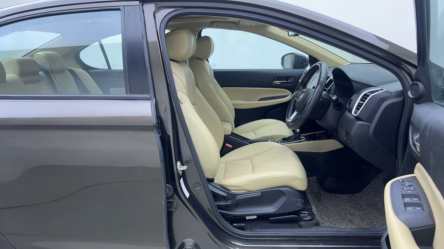 Used 2021 Honda City ZX CVT Petrol Petrol Automatic interior RIGHT SIDE FRONT DOOR CABIN VIEW