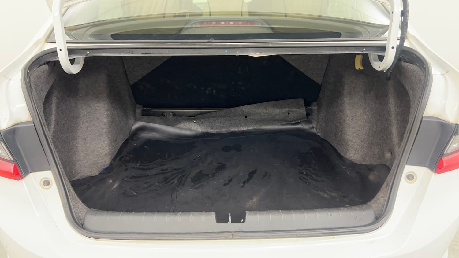 Used 2022 Honda City V Petrol Petrol Manual interior DICKY INSIDE VIEW