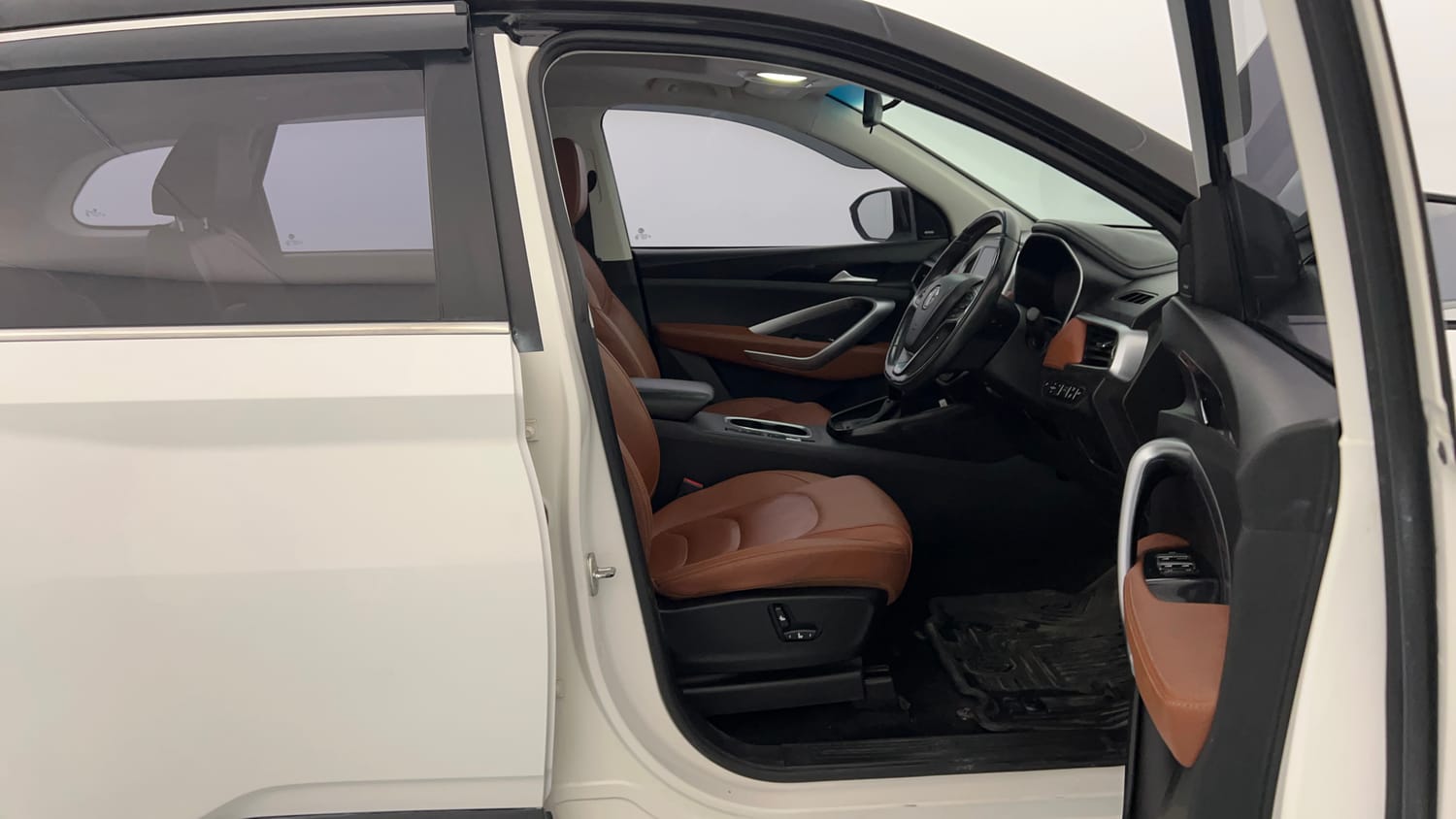Used 2020 MG Motors Hector Plus Sharp 1.5 DCT Petrol Petrol Automatic interior RIGHT SIDE FRONT DOOR CABIN VIEW