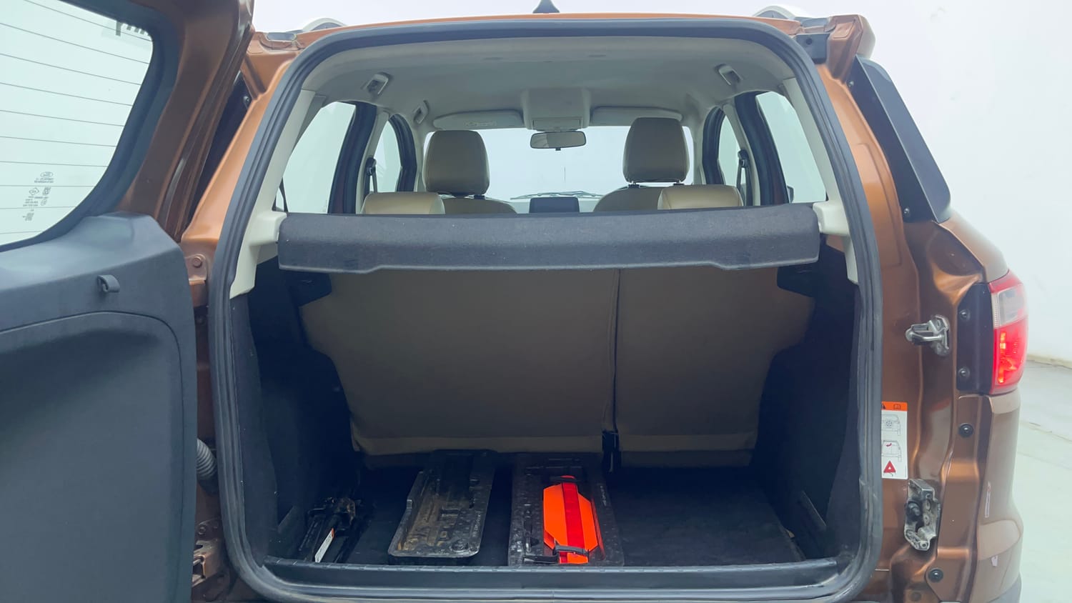 Used 2018 Ford EcoSport Titanium 1.5L Ti-VCT Petrol Manual interior DICKY INSIDE VIEW