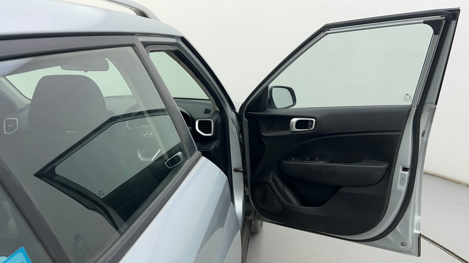 Used 2019 hyundai Venue SX 1.0 Turbo Petrol Petrol Manual interior RIGHT FRONT DOOR OPEN VIEW