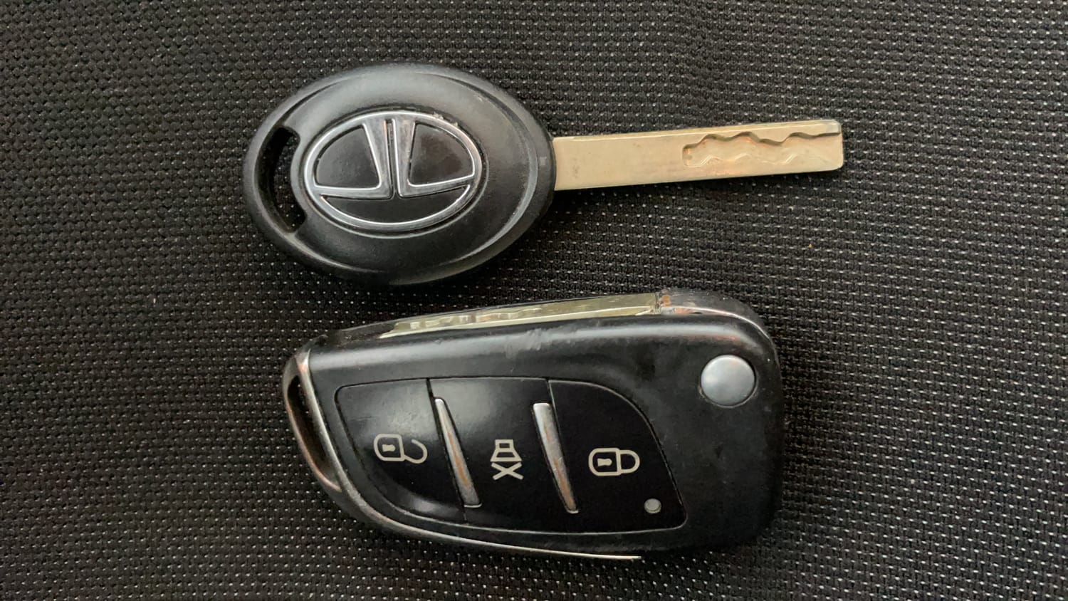 Used 2021 Tata Punch Pure MT Petrol Manual extra CAR KEY VIEW