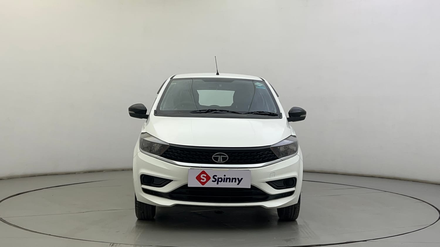 Used 2022 Tata Tiago XT CNG Cng Manual exterior FRONT VIEW
