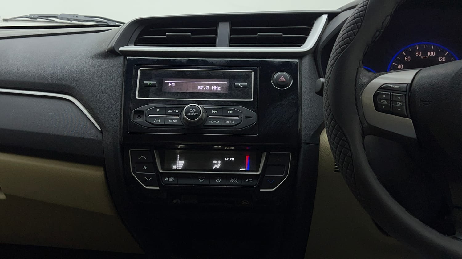 Used 2017 Honda Amaze 1.2 S i-VTEC Petrol Manual interior MUSIC SYSTEM & AC CONTROL VIEW