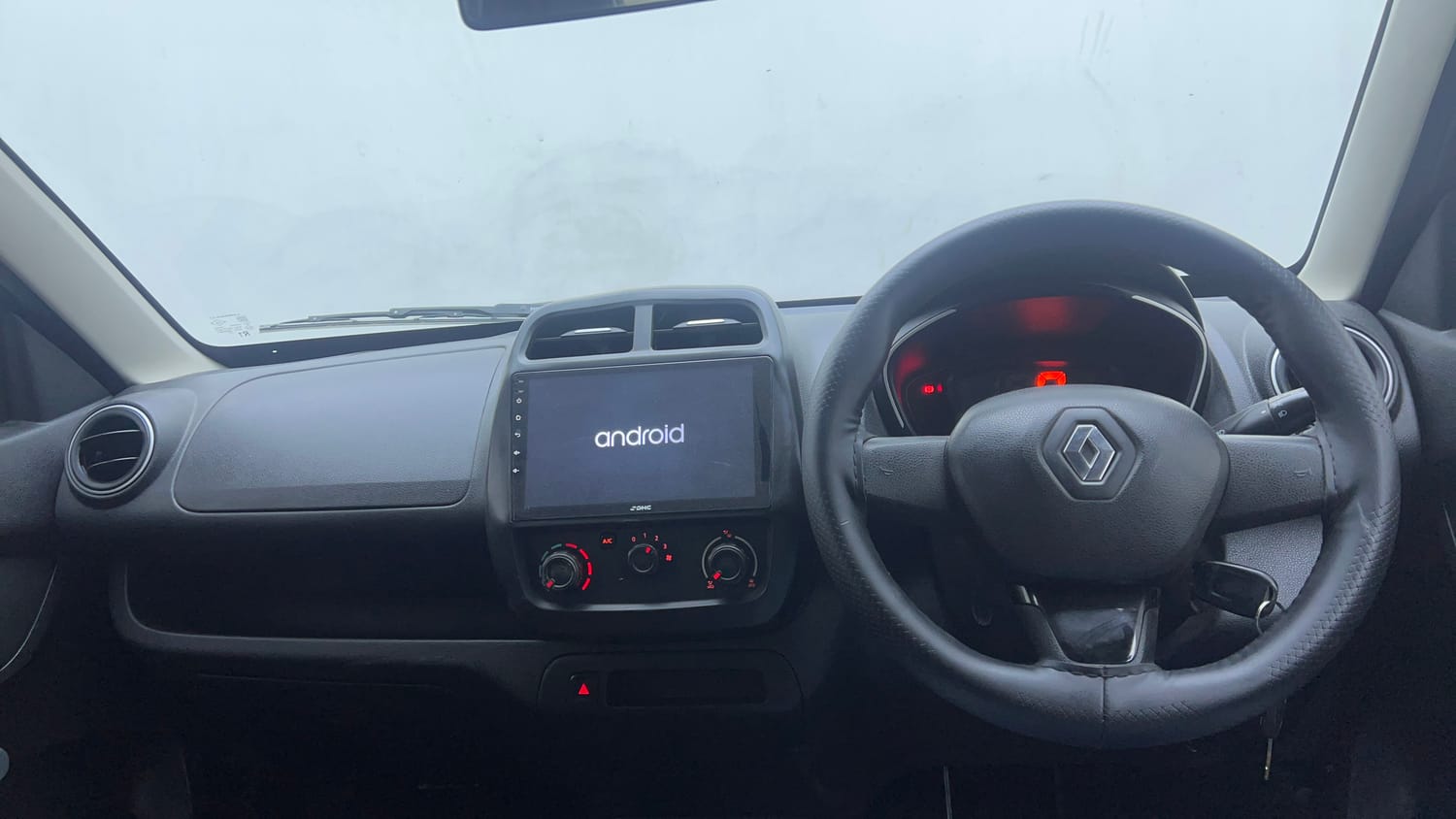 Used 2017 Renault Kwid RXL Petrol Manual interior DASHBOARD VIEW