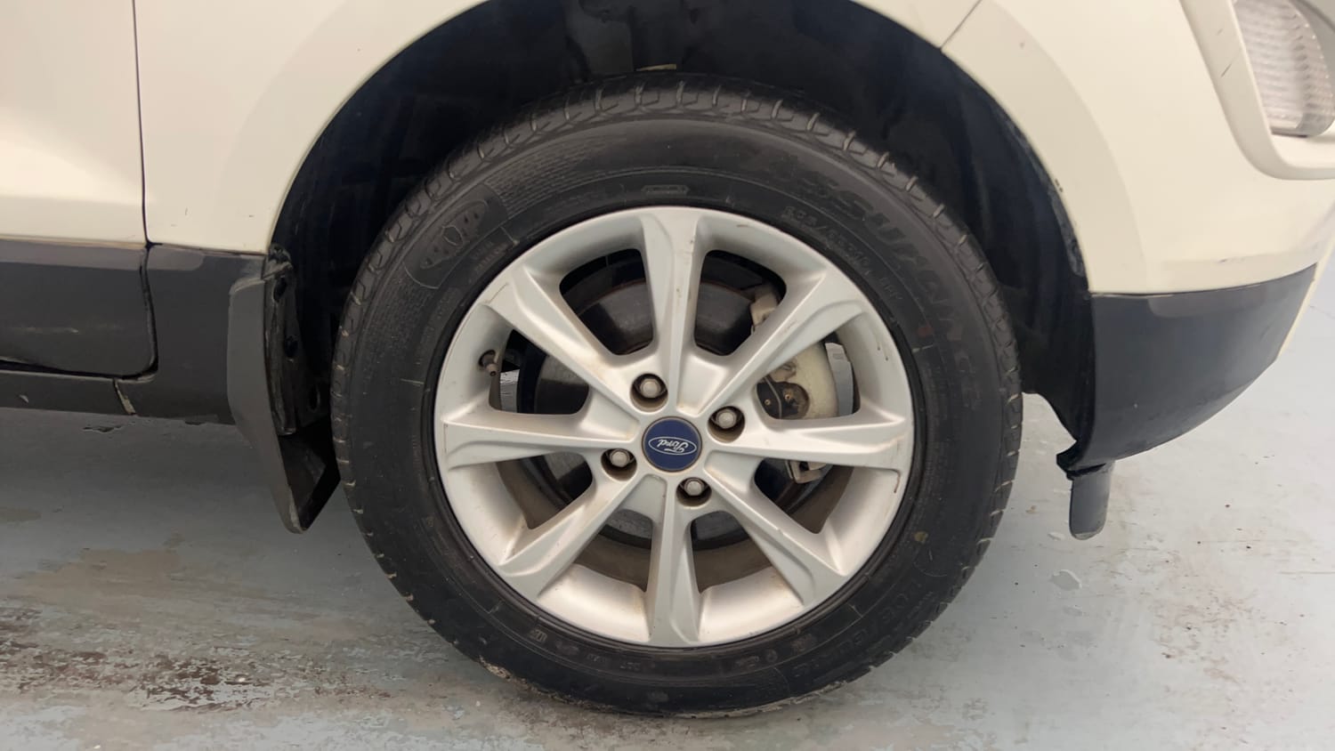 Used 2017 Ford EcoSport Titanium 1.5L Ti-VCT Petrol Manual tyres RIGHT FRONT TYRE RIM VIEW