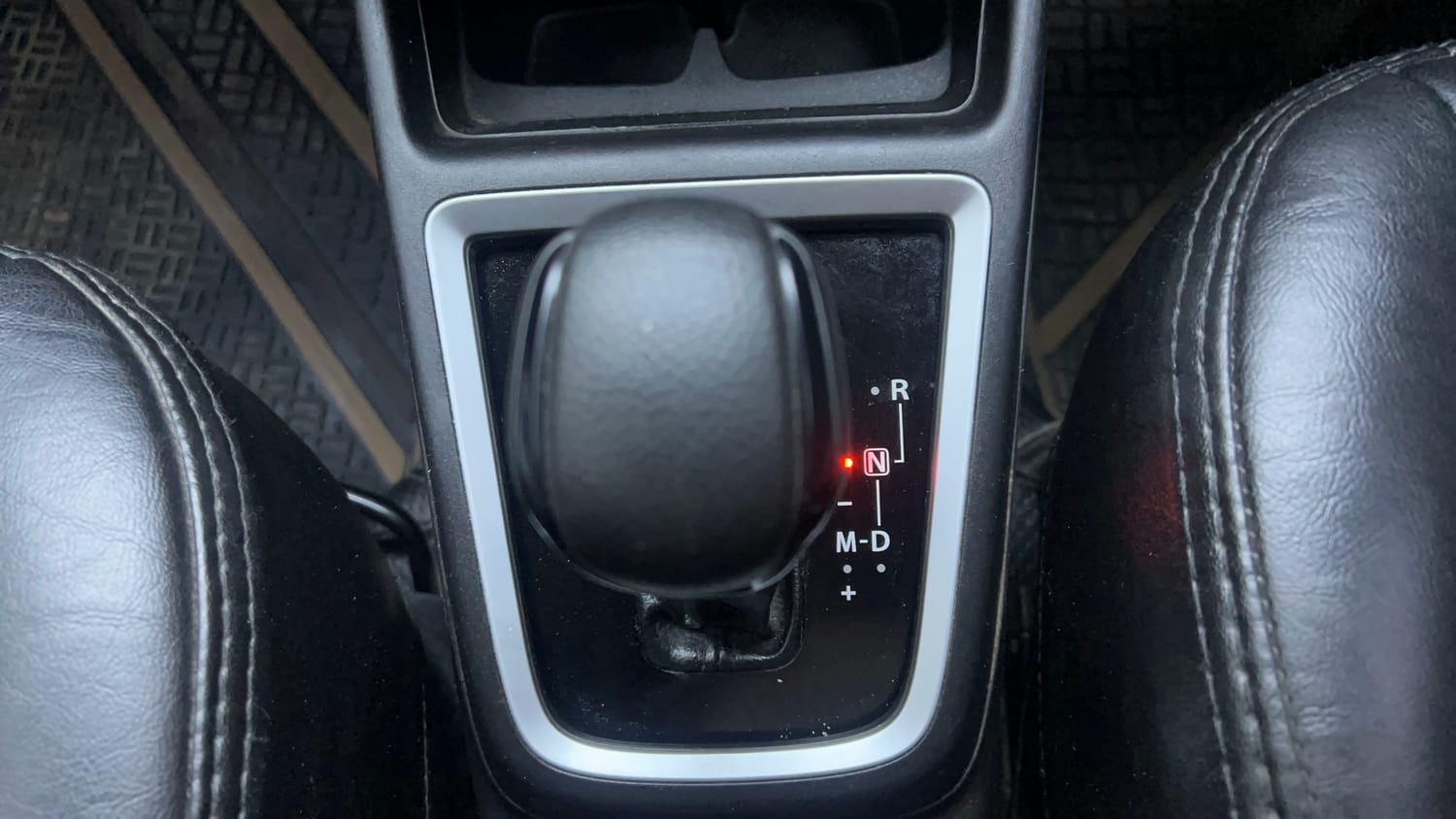 Used 2023 Maruti Suzuki Swift ZXi Plus AMT Petrol Automatic interior GEAR  KNOB VIEW