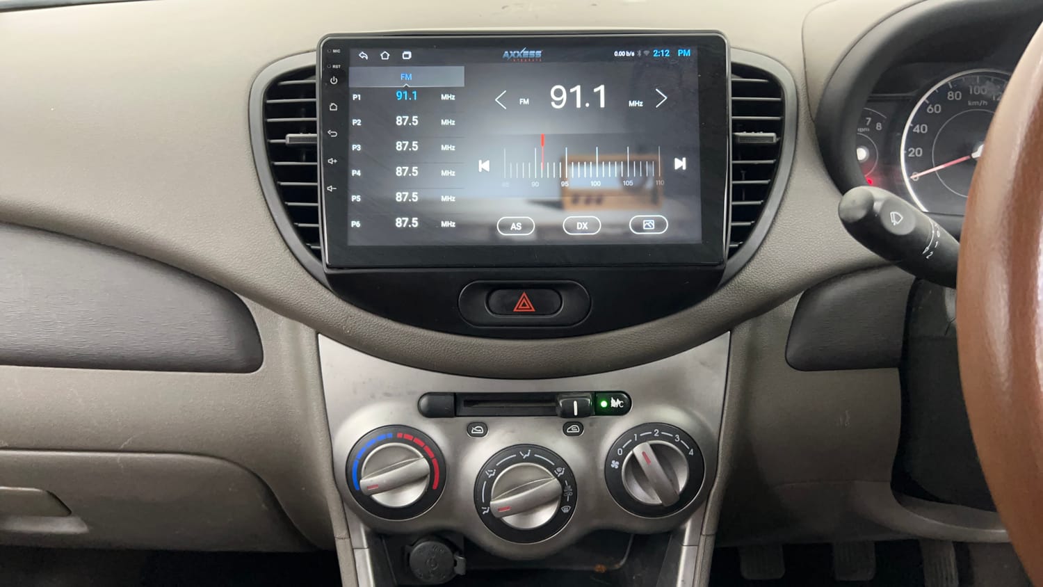 Used 2013 Hyundai i10 Magna 1.1 iRDE2 Petrol Manual interior MUSIC SYSTEM & AC CONTROL VIEW