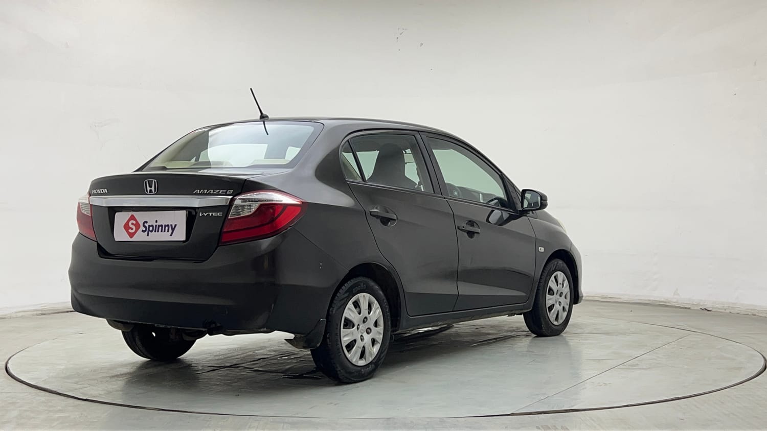 Used 2017 Honda Amaze 1.2 S i-VTEC Petrol Manual exterior RIGHT REAR CORNER VIEW