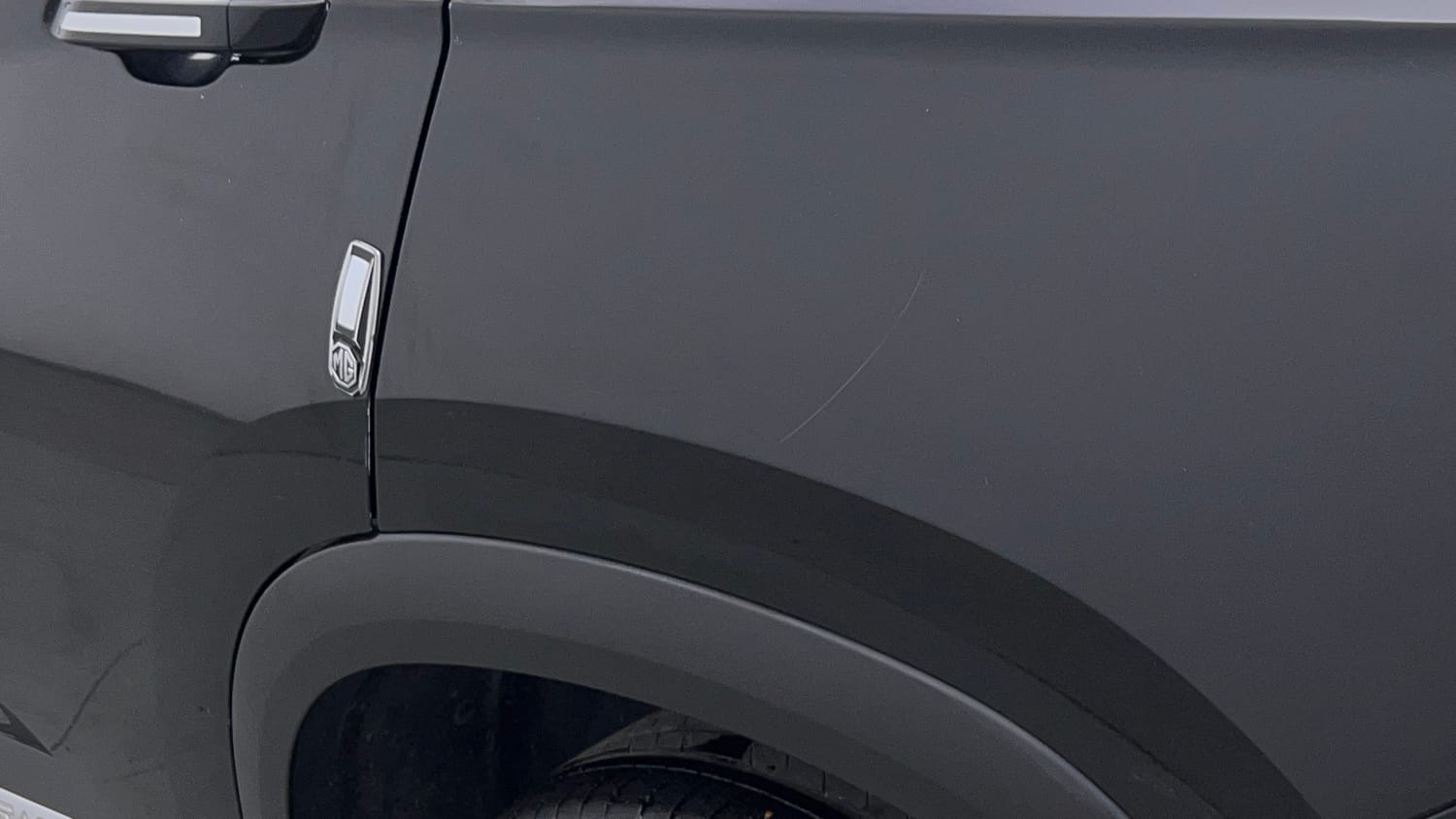 Used 2022 MG Motors Hector Plus Sharp 1.5 Petrol Turbo CVT 6-STR Petrol Automatic dents MINOR DENT