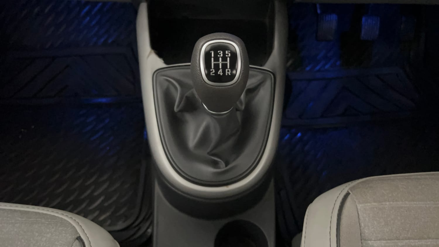 Used 2023 Hyundai Grand i10 Nios Sportz 1.2 Kappa VTVT Petrol Manual interior GEAR  KNOB VIEW