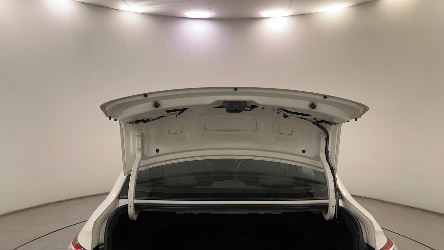 Used 2018 Hyundai Xcent SX 1.1 CRDi Diesel Manual interior DICKY DOOR OPEN VIEW