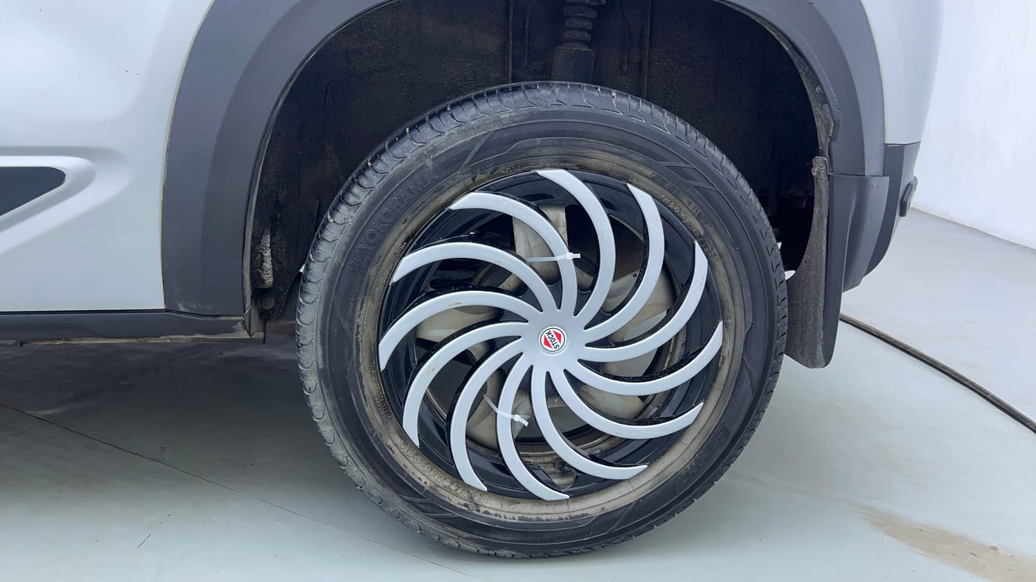 Used 2021 Renault Kiger RXT 1.0 Turbo MT Petrol Manual tyres LEFT REAR TYRE RIM VIEW