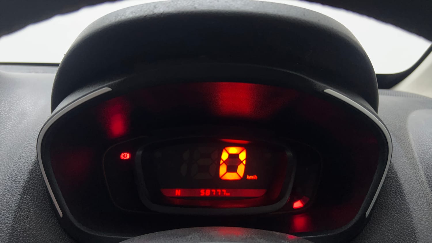 Used 2017 Renault Kwid 1.0 RXL AMT Petrol Automatic interior CLUSTERMETER VIEW