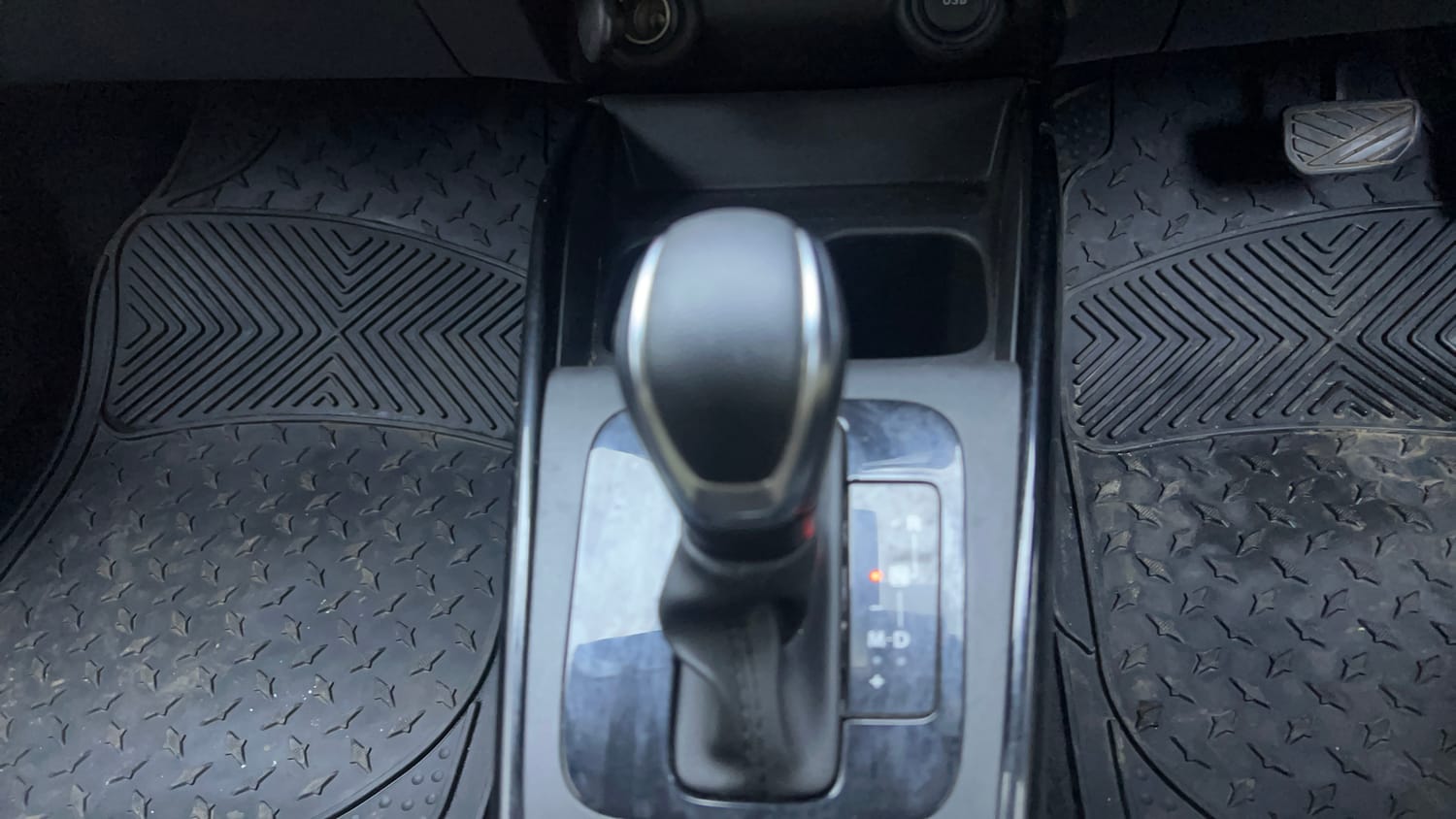 Used 2023 Toyota Glanza S AMT Petrol Automatic interior GEAR  KNOB VIEW