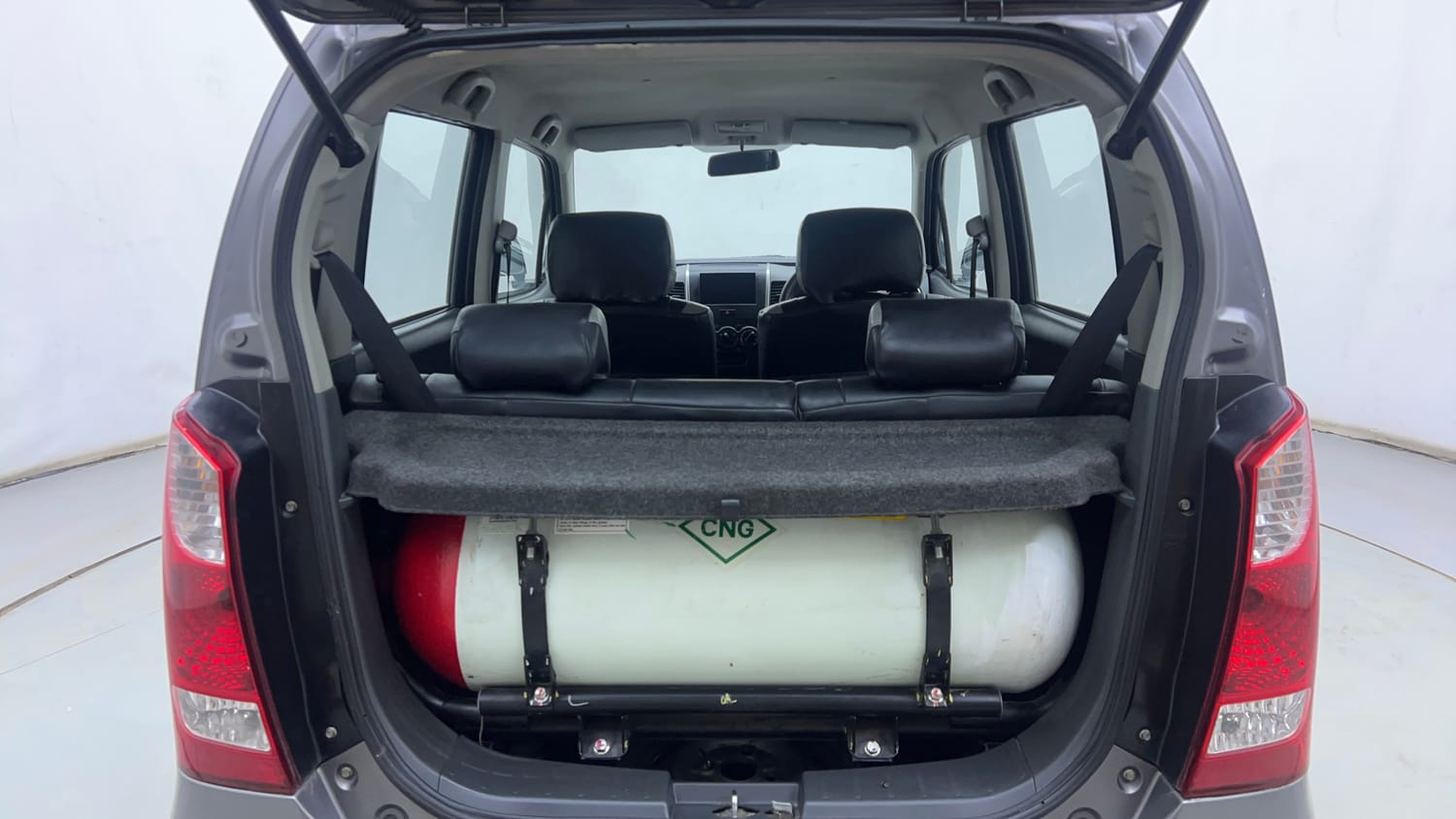 Used 2013 Maruti Suzuki Wagon R 1.0 LXI CNG (outside fitted) Cng Manual interior DICKY INSIDE VIEW