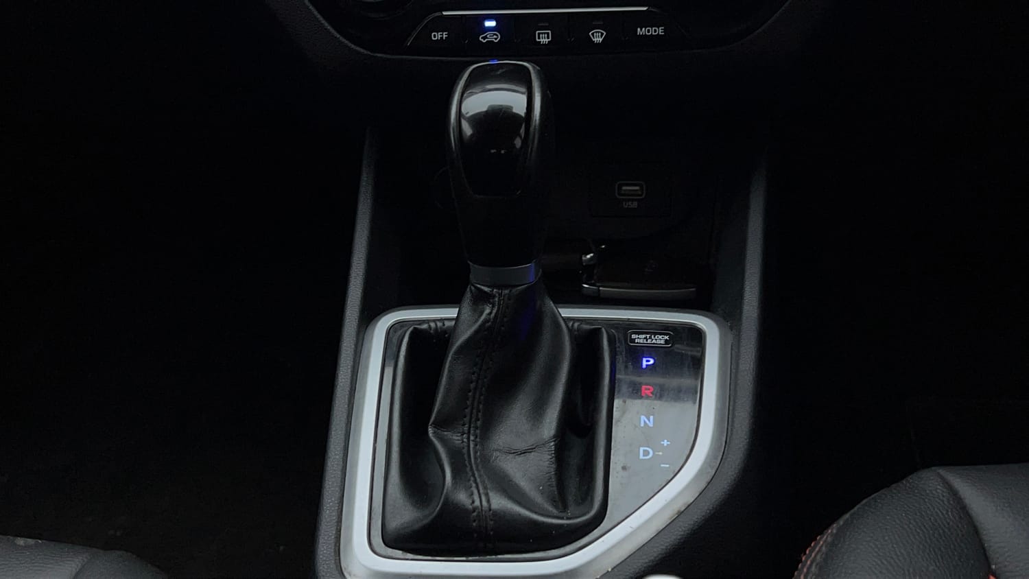 Used 2019 Hyundai Creta SX 1.6 AT CRDi Diesel Automatic interior GEAR  KNOB VIEW