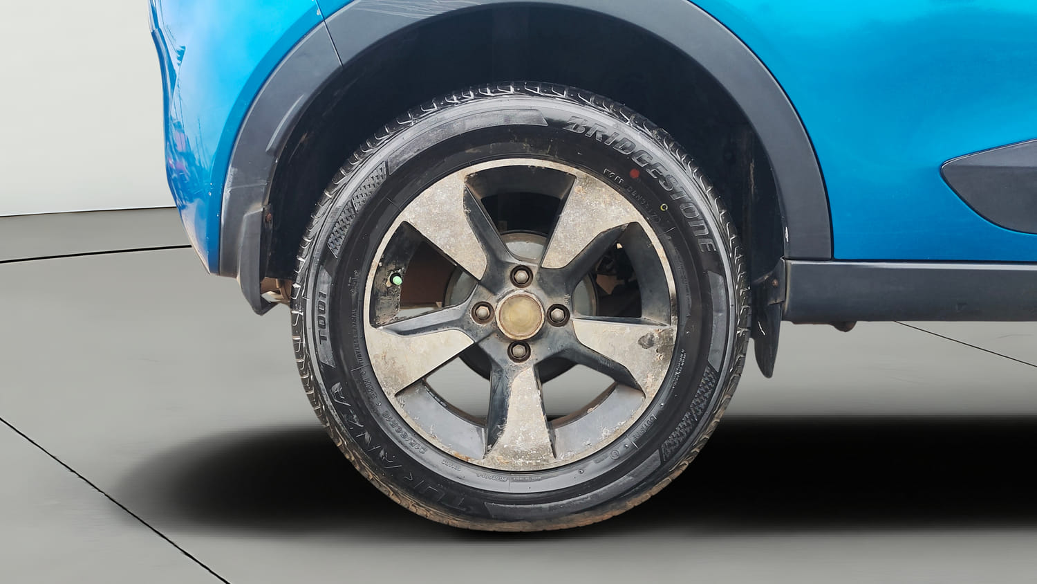 Used 2017 Tata Nexon XZ Plus Diesel Diesel Manual tyres RIGHT REAR TYRE RIM VIEW