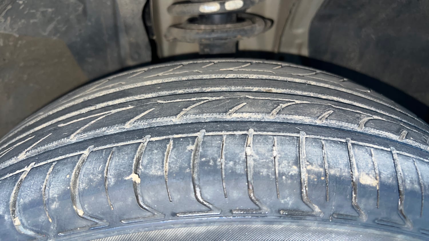 Used 2021 Renault Kiger RXT 1.0 Turbo MT Petrol Manual tyres RIGHT FRONT TYRE TREAD VIEW