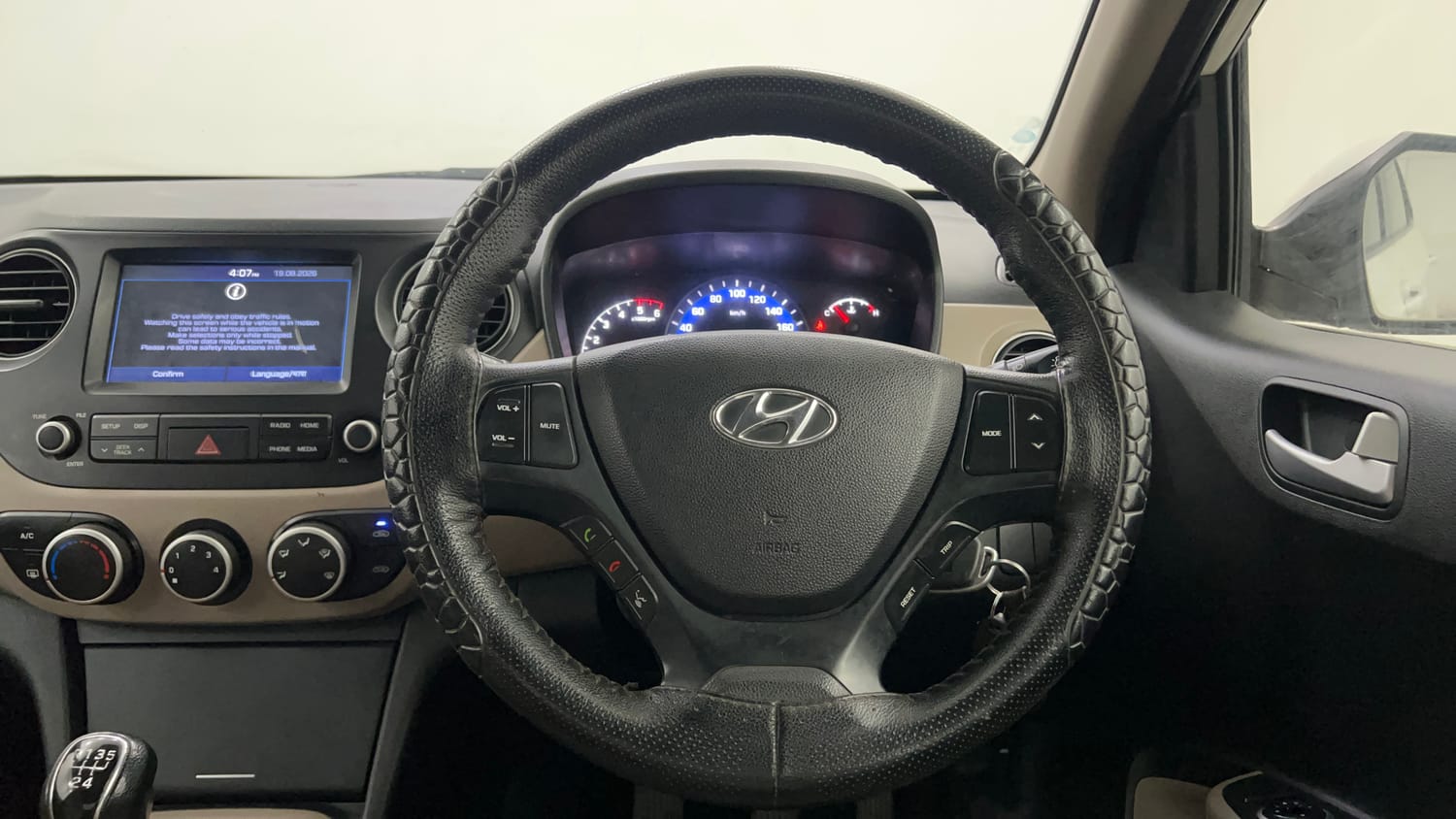 Used 2018 Hyundai Xcent SX 1.1 CRDi Diesel Manual interior STEERING VIEW