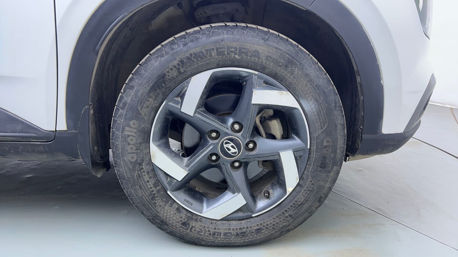 Used 2019 Hyundai Venue SX Plus 1.0 Turbo DCT Petrol Automatic tyres RIGHT FRONT TYRE RIM VIEW