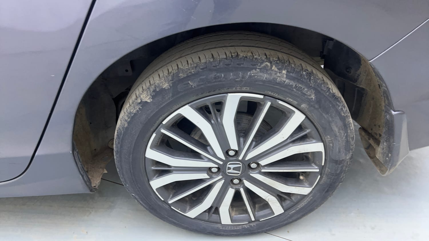 Used 2017 Honda City ZX Diesel Diesel Manual tyres LEFT REAR TYRE RIM VIEW