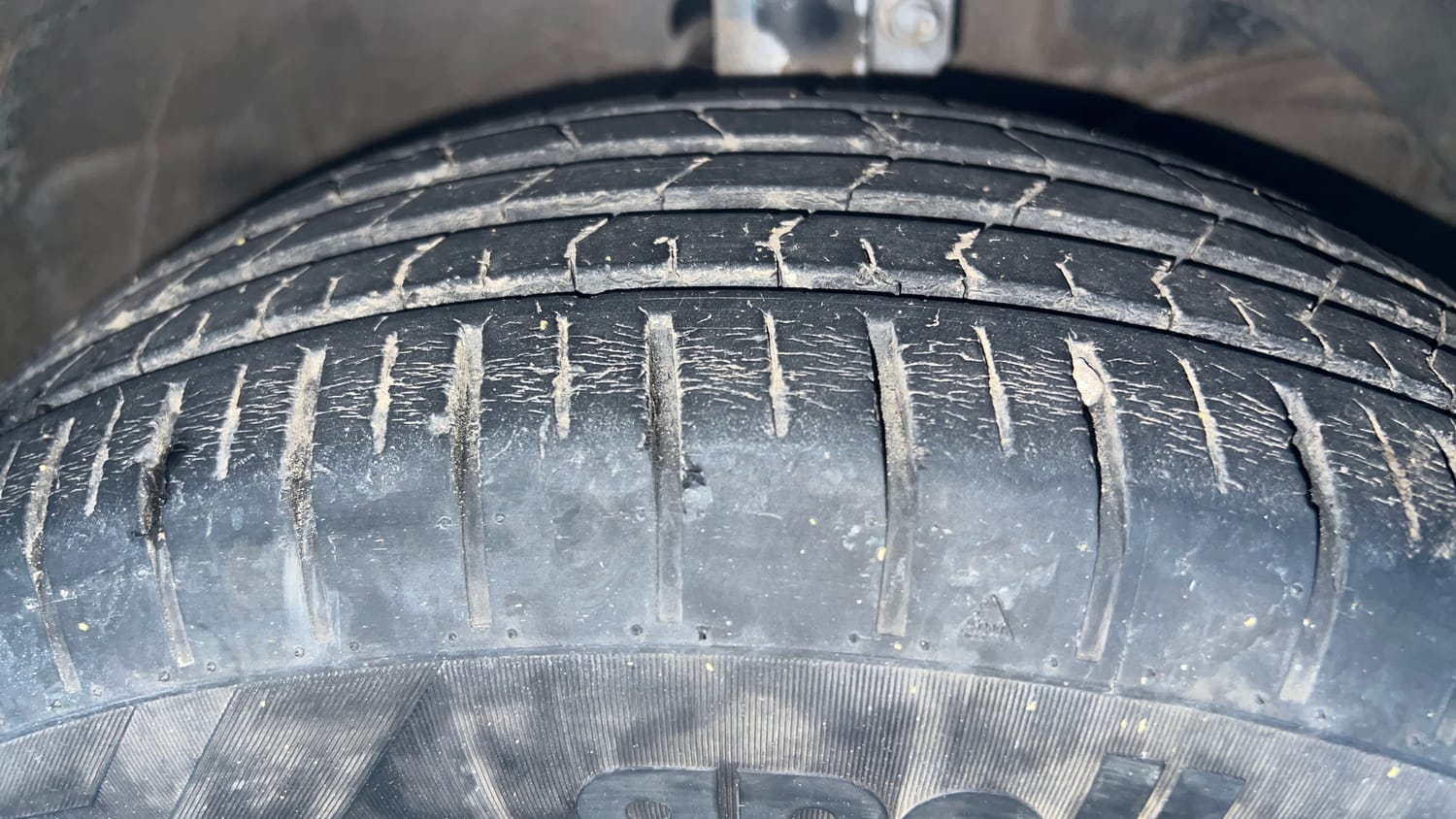 Used 2023 Toyota Glanza S AMT Petrol Automatic tyres RIGHT FRONT TYRE TREAD VIEW
