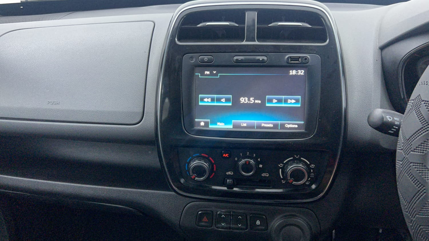 Used 2020 Renault Kwid RXT (O) 1.0 SCE Edition Petrol Manual interior MUSIC SYSTEM & AC CONTROL VIEW