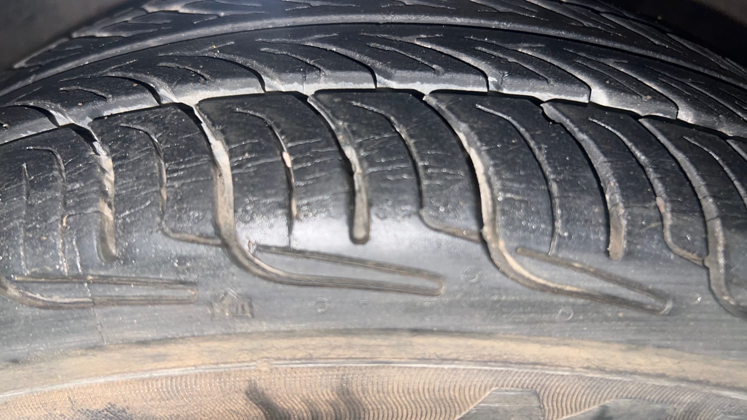 Used 2017 hyundai Eon Magna+ (O) Petrol Manual tyres LEFT FRONT TYRE TREAD VIEW