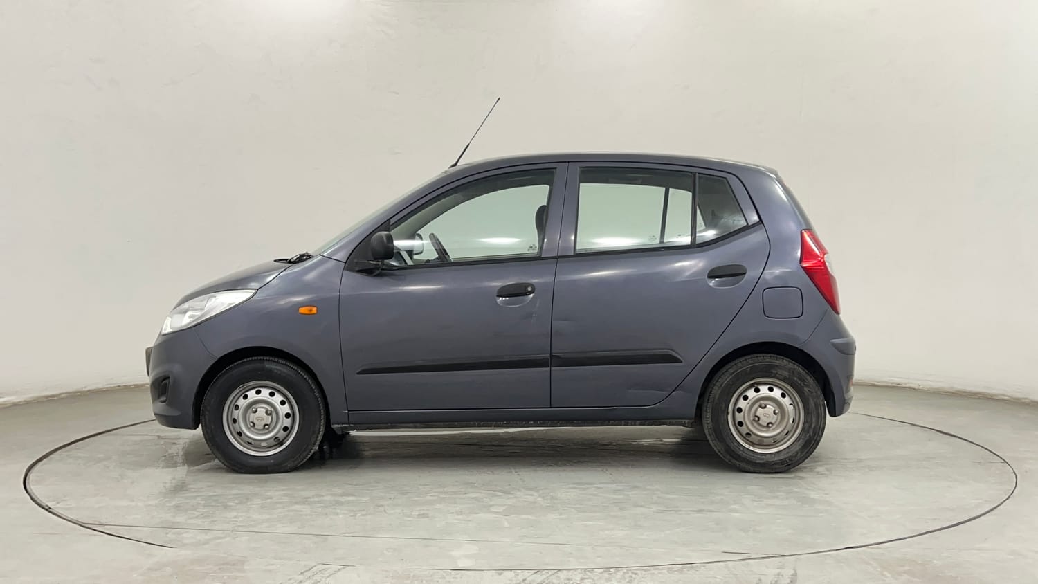 Used 2013 Hyundai i10 Magna 1.1 iRDE2 Petrol Manual exterior LEFT SIDE VIEW