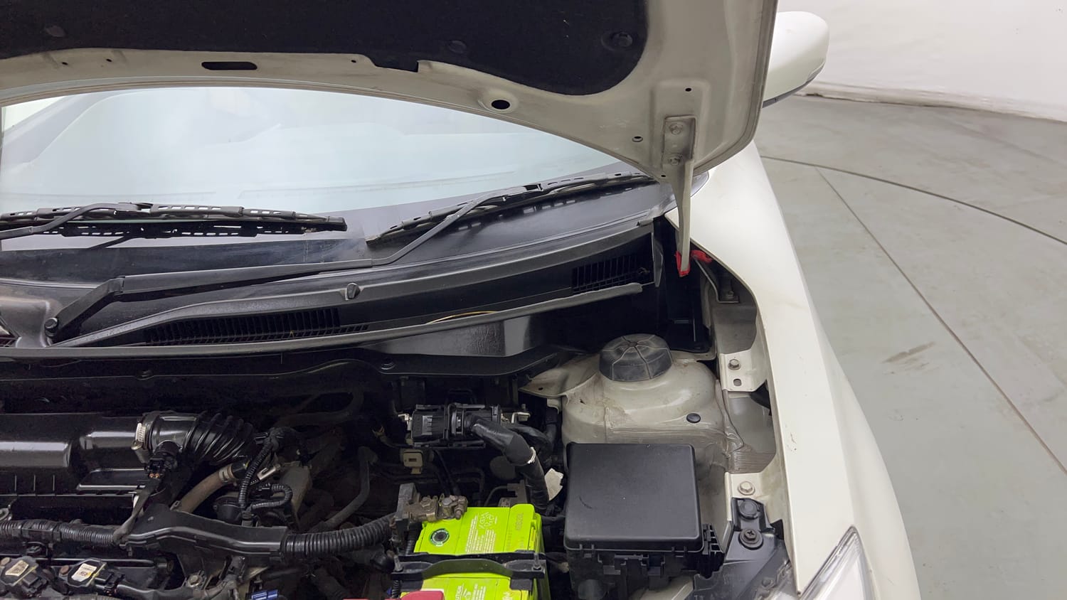 Used 2017 Maruti Suzuki Dzire VXi Petrol Manual engine ENGINE LEFT SIDE HINGE & APRON VIEW