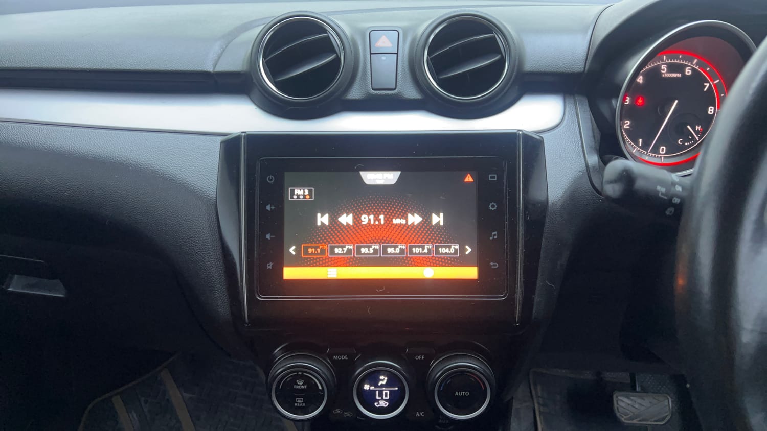 Used 2023 Maruti Suzuki Swift ZXi Plus AMT Petrol Automatic interior MUSIC SYSTEM & AC CONTROL VIEW