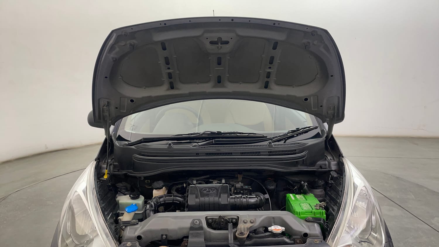 Used 2014 Hyundai Eon Magna Petrol Manual engine ENGINE & BONNET OPEN FRONT VIEW