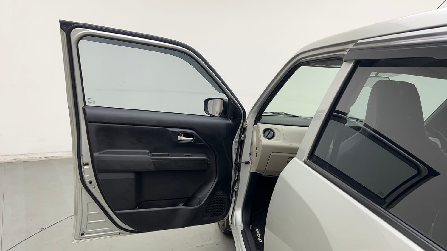 Used 2022 Maruti Suzuki Wagon R 1.0 VXi (O) 1.0 Petrol Manual interior LEFT FRONT DOOR OPEN VIEW