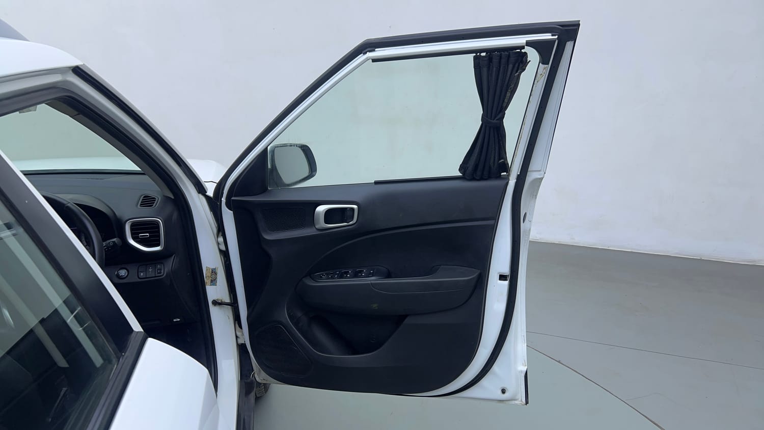 Used 2019 Hyundai Venue SX Plus 1.0 Turbo DCT Petrol Automatic interior RIGHT FRONT DOOR OPEN VIEW