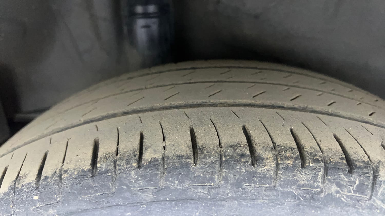 Used 2017 Honda City ZX Diesel Diesel Manual tyres RIGHT REAR TYRE TREAD VIEW