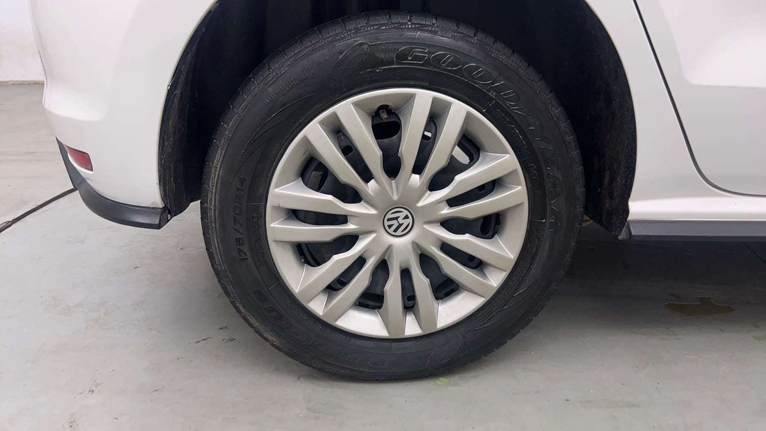 Used 2022 Volkswagen Polo Trendline 1.0L MPI Petrol Manual tyres RIGHT REAR TYRE RIM VIEW