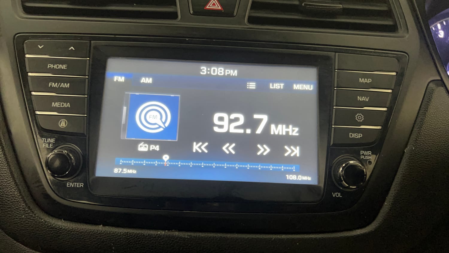 Used 2017 Hyundai Elite i20 Asta 1.2 Petrol Manual top_features Integrated (in-dash) music system